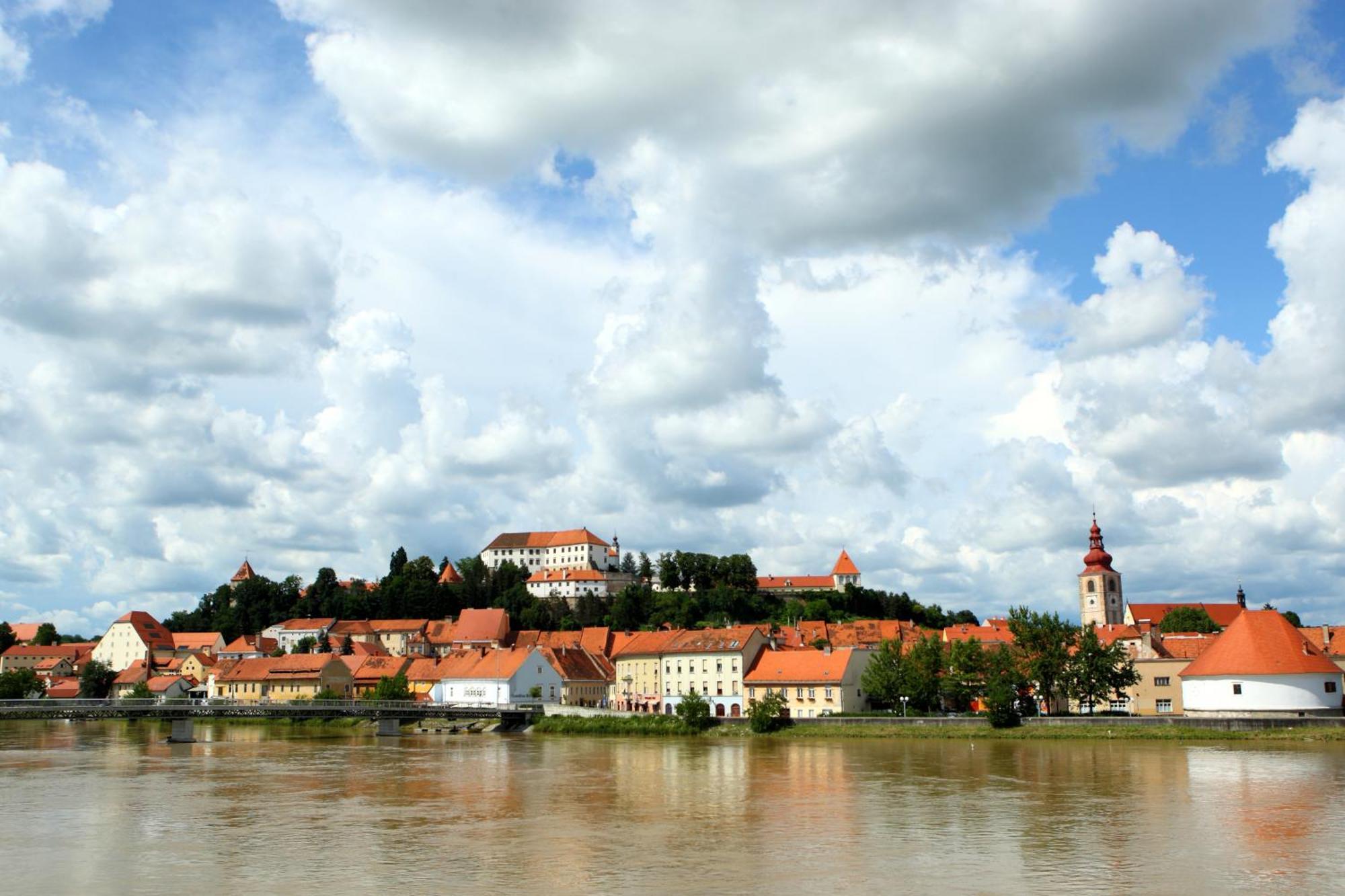 Casino & Hotel Admiral Ptuj Bagian luar foto