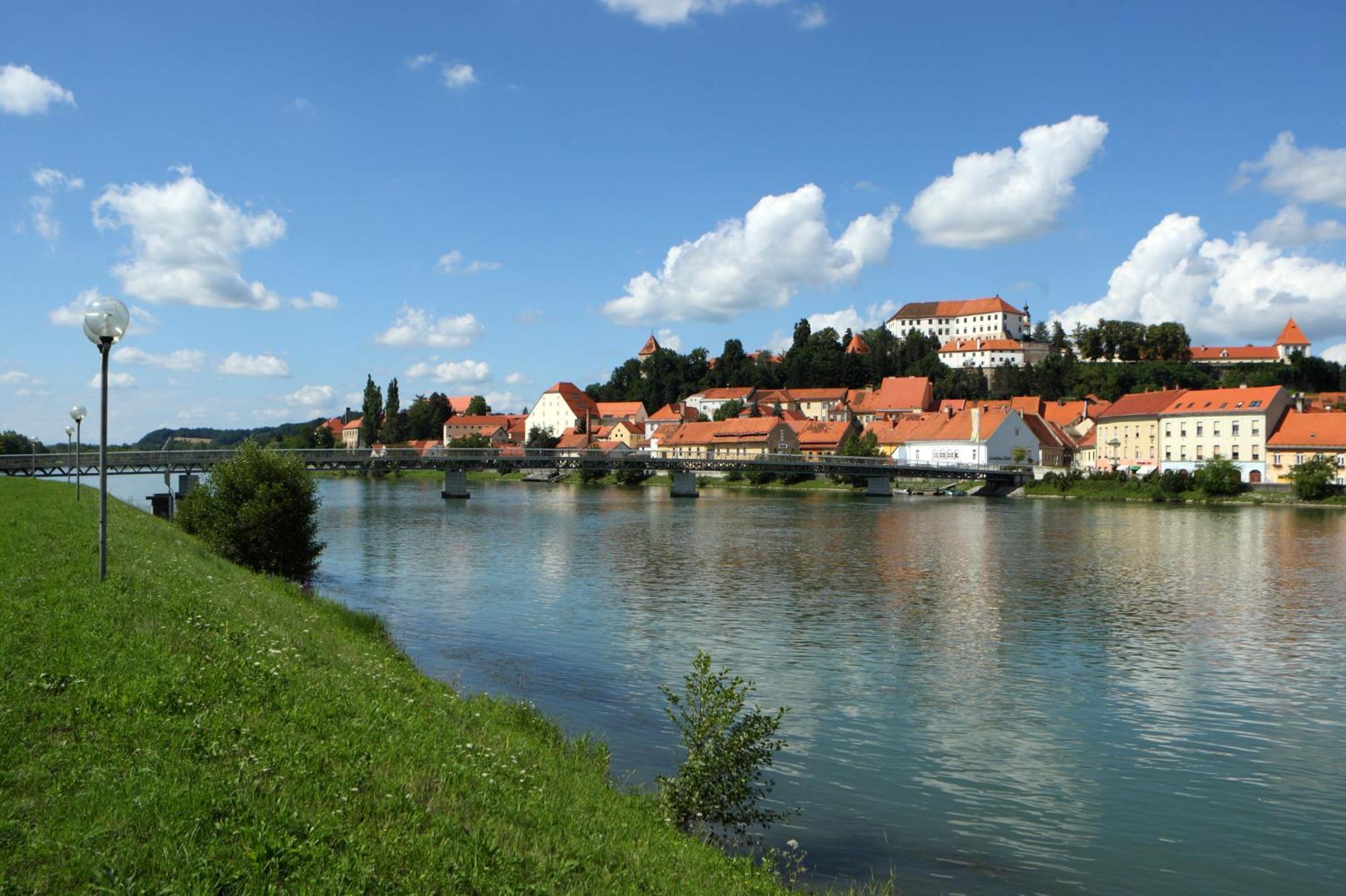 Casino & Hotel Admiral Ptuj Bagian luar foto